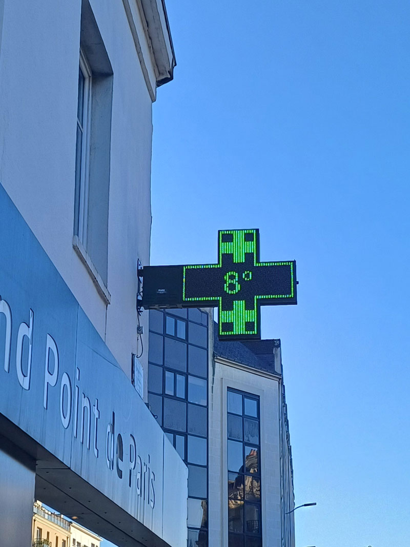 croix pharmacie température