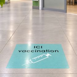 Adhésif de sol vaccination - Signalétique officine