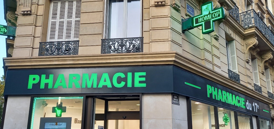 L'enseigne de pharmacie, la carte de visite de votre officine